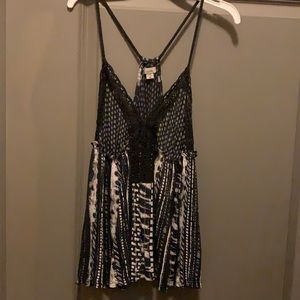 Flowy black and white tank